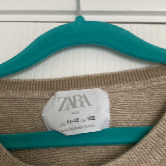 ZARA tan colored kids knit sweater - Picture 3 of 3